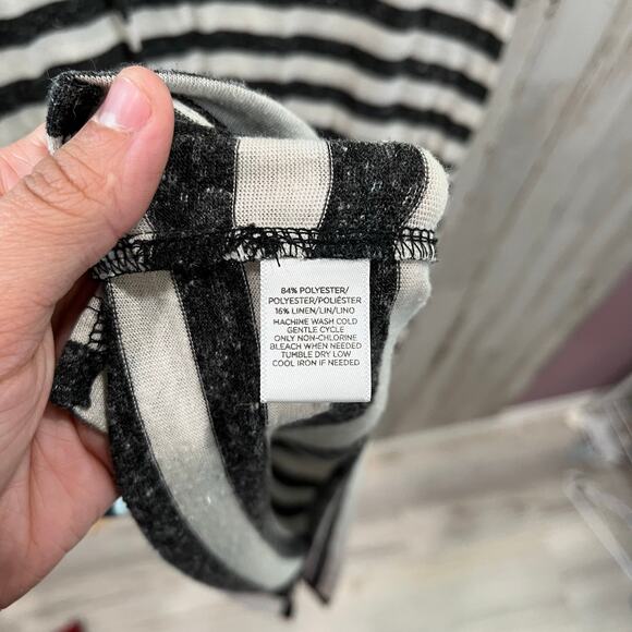 Lou & Grey Stripe Mini Linen Blend Dress Pockets VNeck Womens Size Medium - Picture 4 of 8